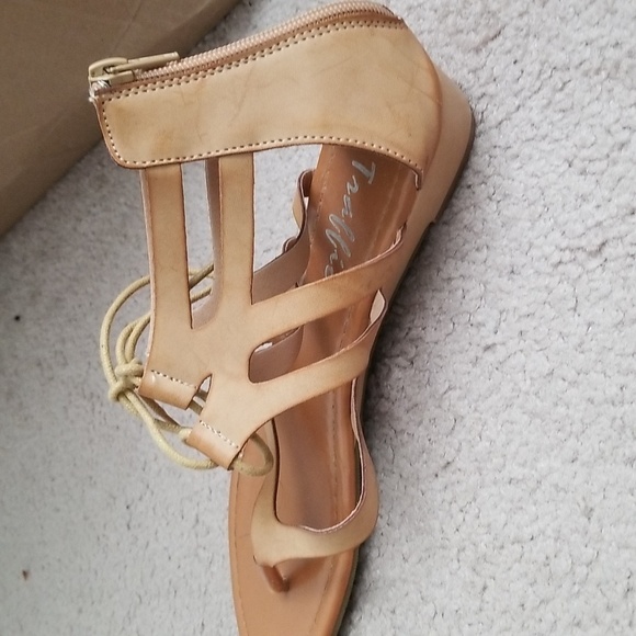 Traffic Women's Sandals - Picture 7 of 11